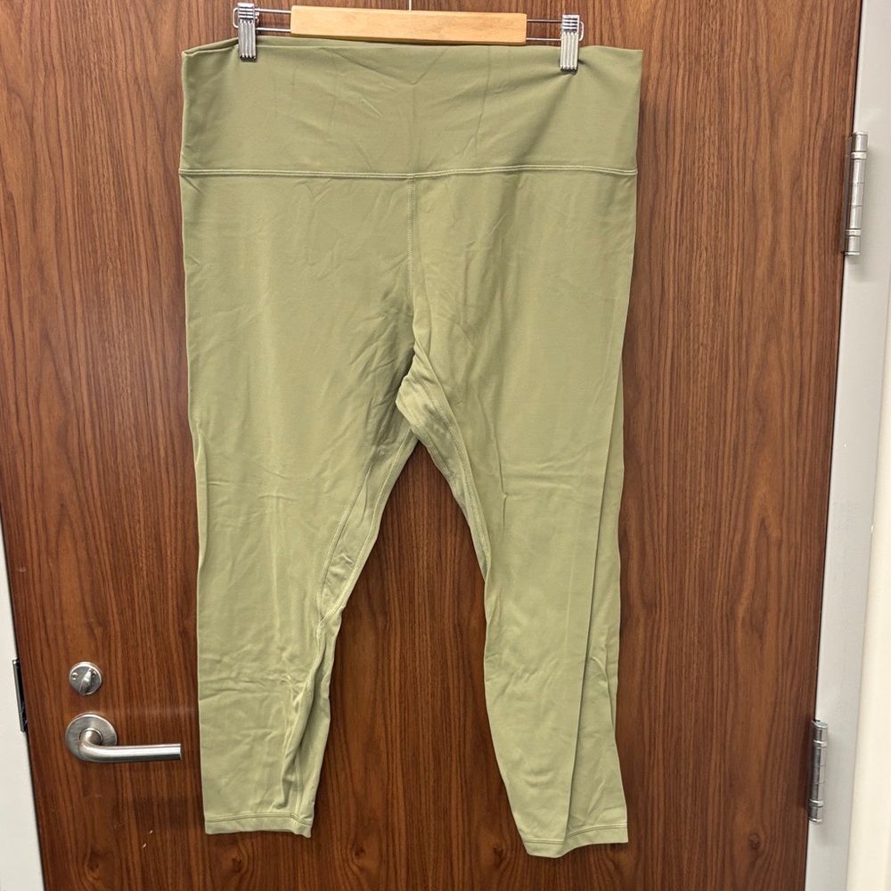 Women Lululemon Green Fog Align Leggings. Size 18.